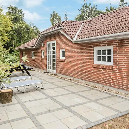 4 Bedroom Pet Friendly In Blavand *