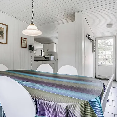 4 Bedroom Pet Friendly In Blavand Holiday home *