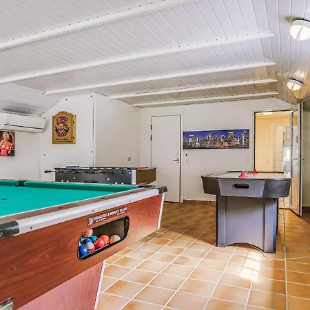 4 Bedroom Pet Friendly In Blavand Holiday home Ho